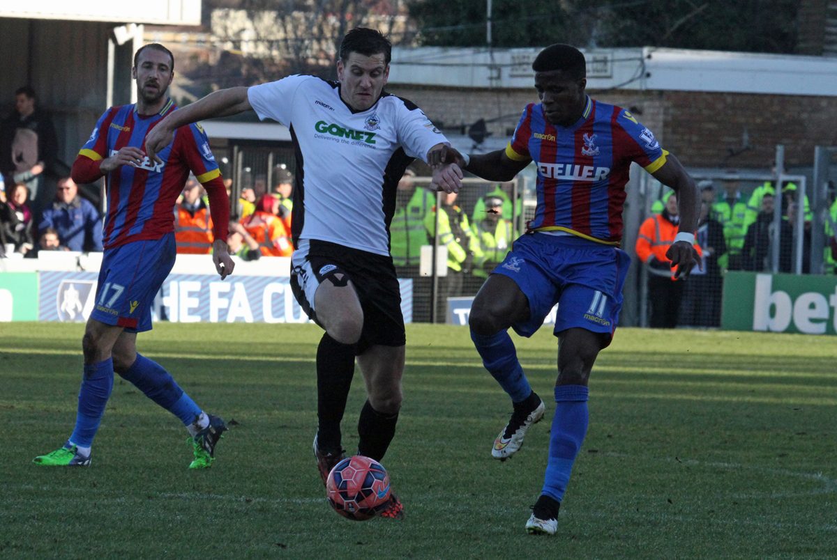 BONNER LEAVES CLUB
