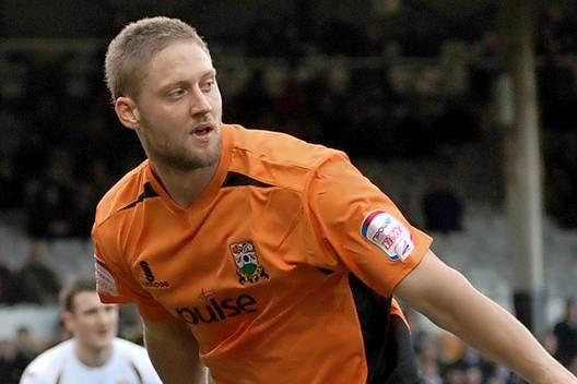 FOZ MAKES DOUBLE SIGNING