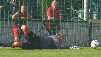 HYDEY WANTS RIVER END TO ROAR WHITES TO VICT