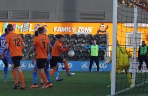 2018-12-22 BarnetA 24 goalmouth