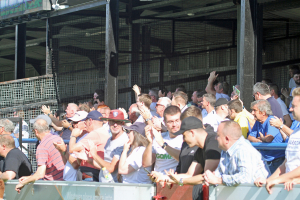 2019-09-14 ChorleyH 10 crowd clbrtn