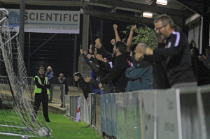 2019-09-24 MaidenheadUnitedA 11 crowd clbrtn