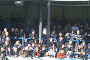 2019-11-10 SouthendH (FAC1P) 029 crowd
