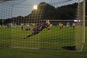 2016-08-09 BorehamWoodH 11 penalty