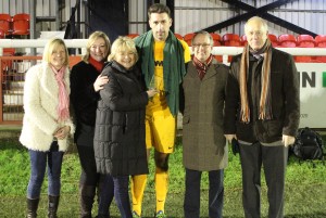 2016-12-03 DagenhamH 30 MoM Arnold