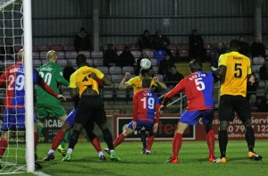 2017-11-21 DagenhamA 06 goalmouth